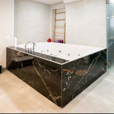 Romantic Jacuzzi Apartment Athen Exterior foto