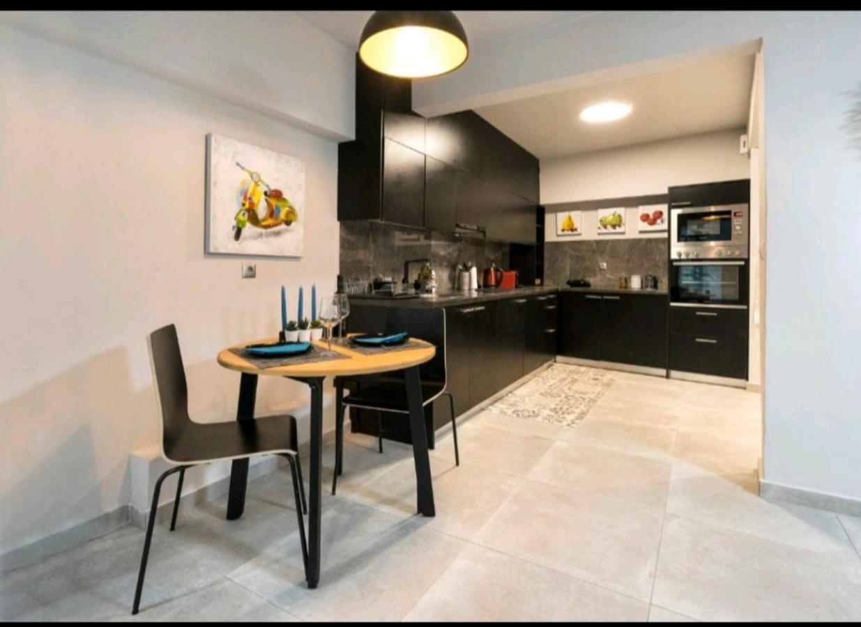 Romantic Jacuzzi Apartment Athen Exterior foto